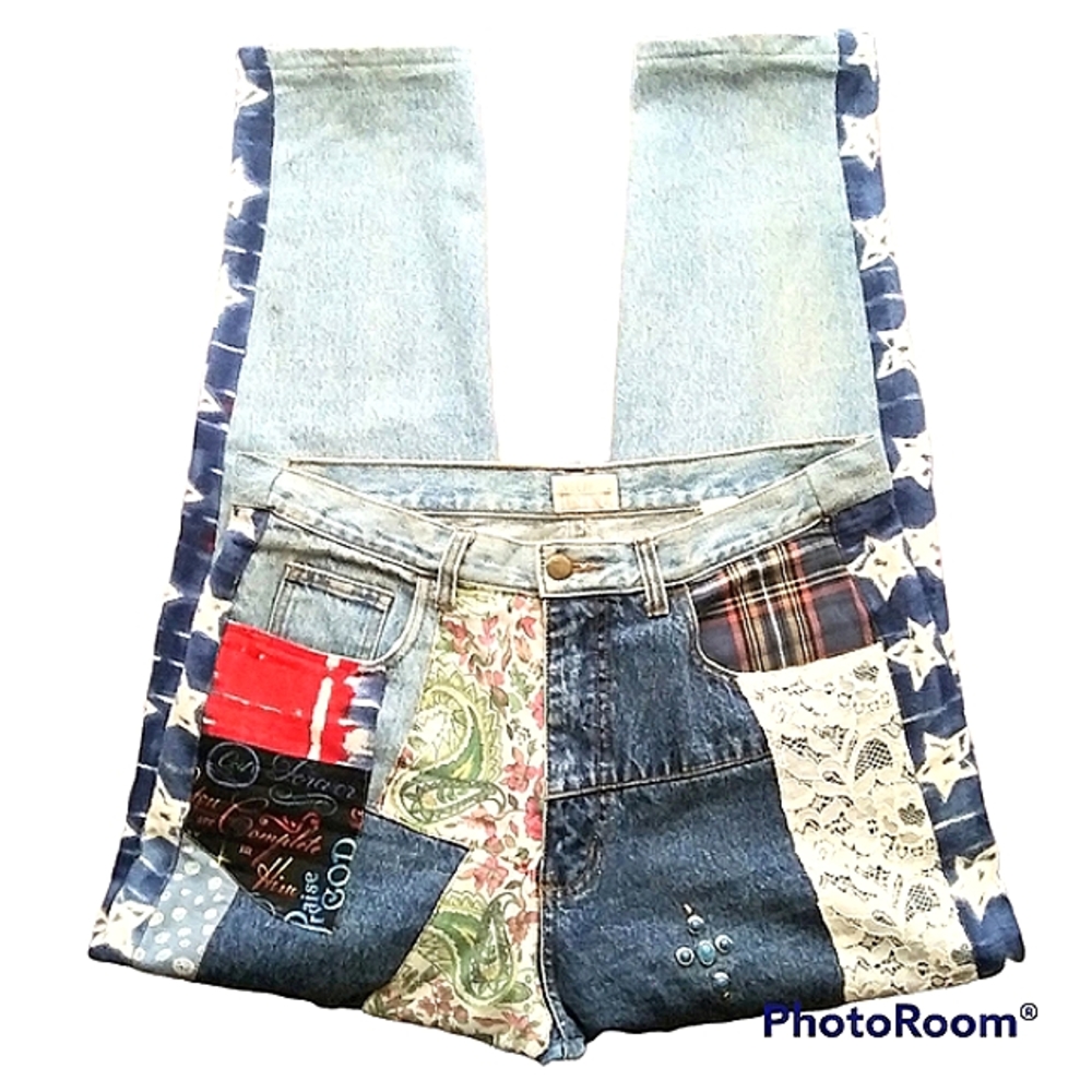 VINTAGE MODA INTL PATCHWORK HIGH RISE TAPERED JEANS